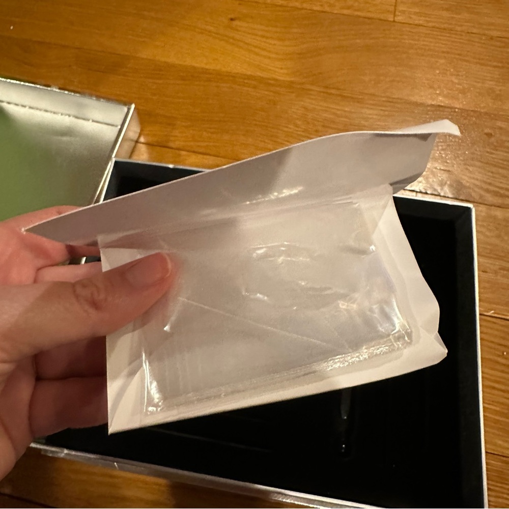 PURE COSMETICS RECHARGE & RENEW MAGNETIC MASK - Picture 10 of 13
